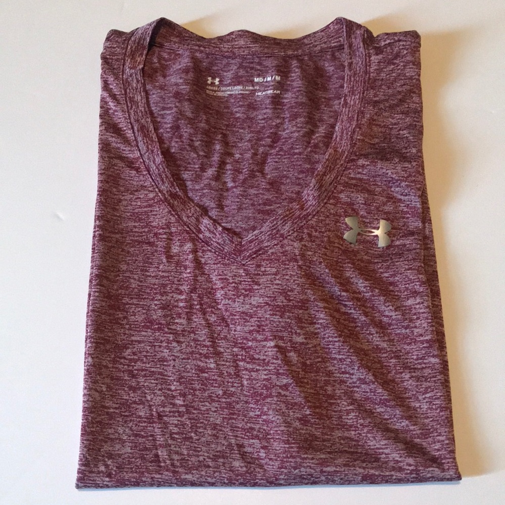 Woman Under Armour short sleeve
